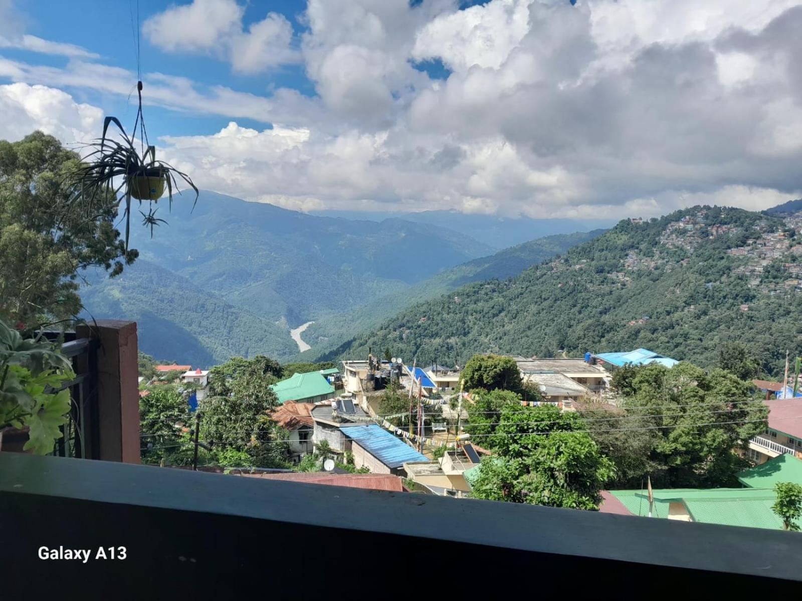 Seven Hills Homestay 칼림퐁 외부 사진